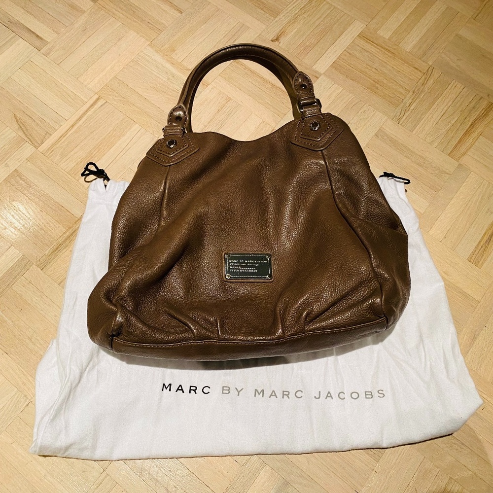 *Authentic Marc Jacobs Leather Shoulder Bag - Good‎ Condition